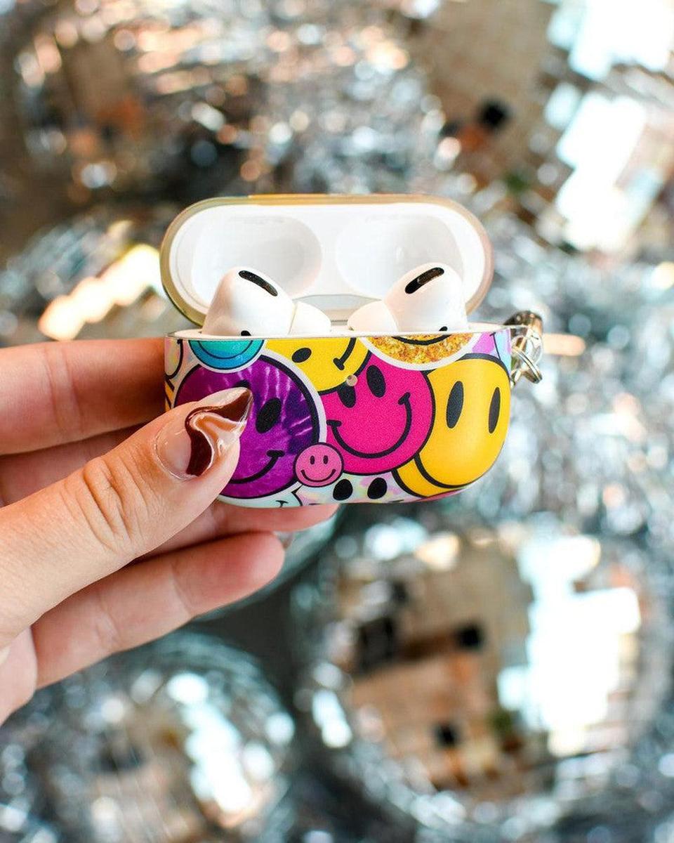 All Smiles | Smiley Face Sticker AirPods Case AirPods Case get.casely