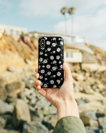 Daisy Daydream | Black Floral Case iPhone Case get.casely