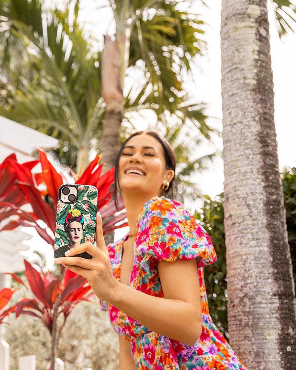 Find Your Muse | Frida Kahlo Portrait Floral Case iPhone Case get.casely