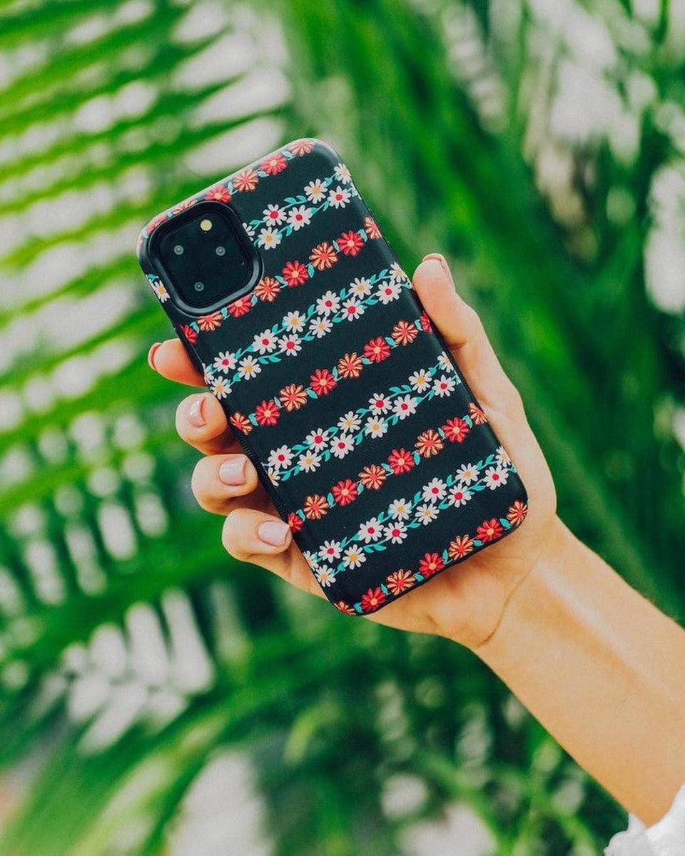 Totally Rad | Daisy Print Floral Case iPhone Case get.casely
