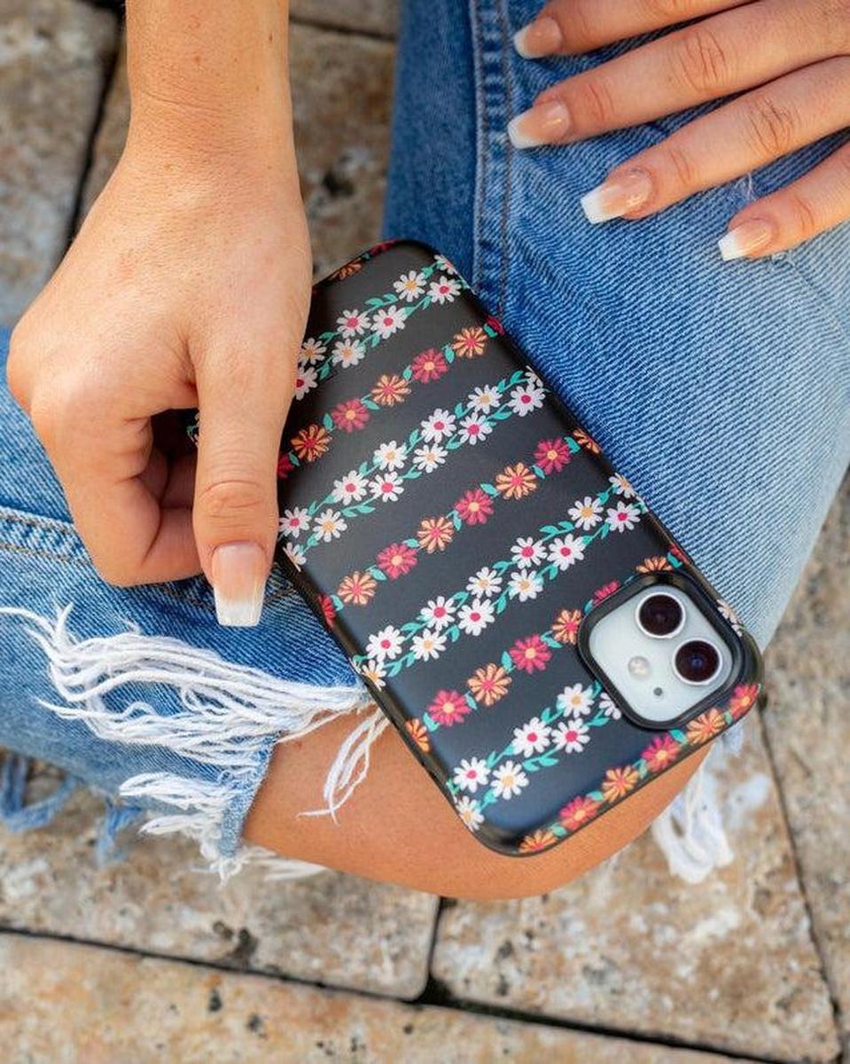 Totally Rad | Daisy Print Floral Case iPhone Case get.casely